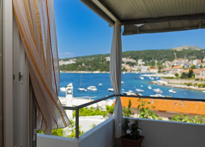 Seaview - Zf Hvar بيت ضيافة