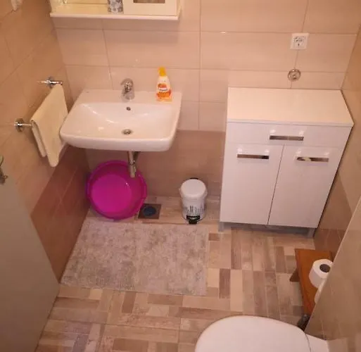 Seaview - Zf Hvar بيت ضيافة 4*