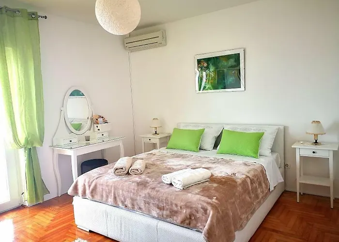 Seaview - Zf Hvar بيت ضيافة هفار